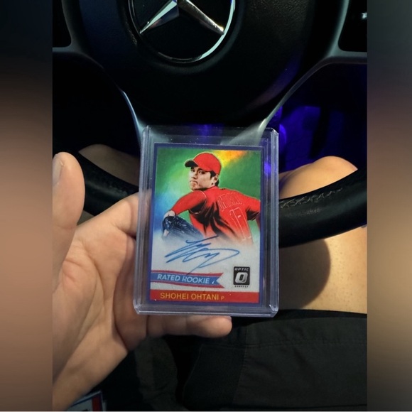 AUTOGRAPHED Shohei Ohtani Rated Rookie Card - Picture 1 of 2